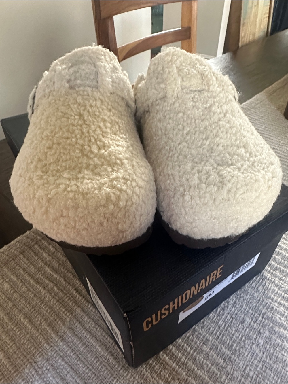 Cushionaire Women's Cream Sherpa Clog Mules